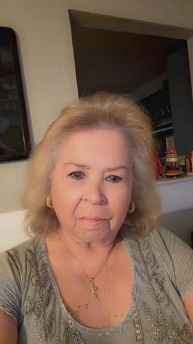 Customer photo review of Hazel