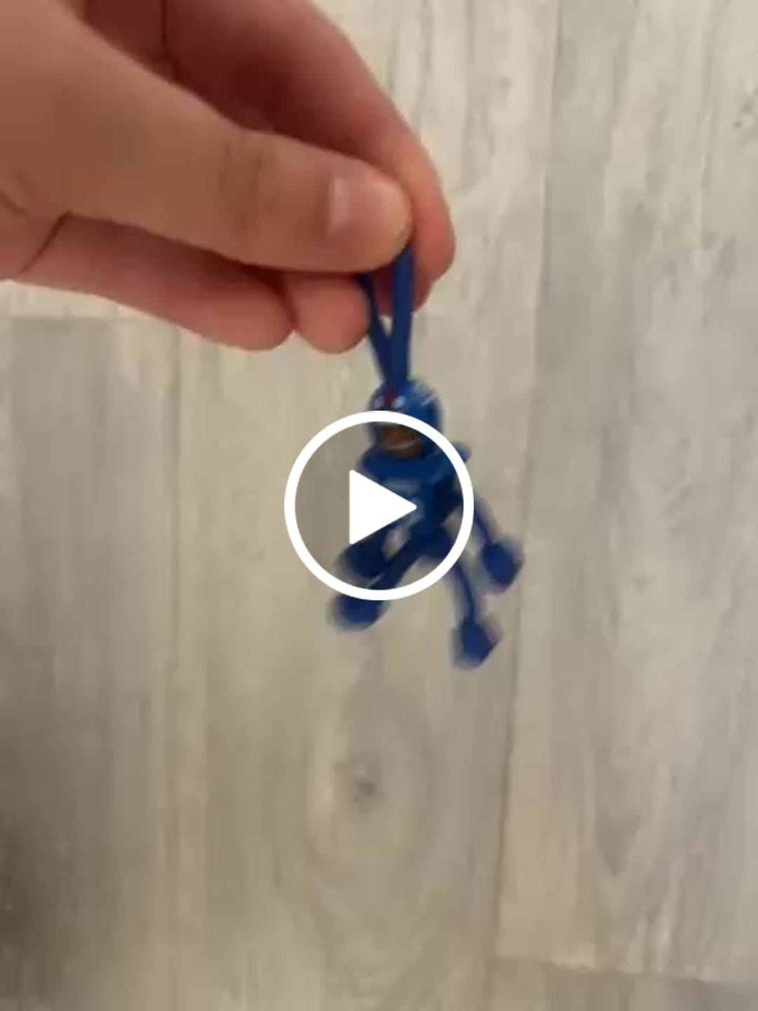 Customer video review of New York Giants Paracord Buddy Keychain