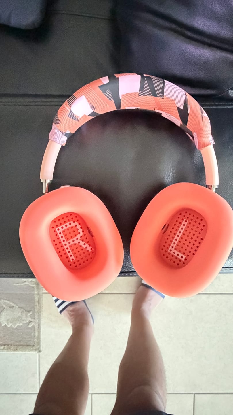 Customer photo review of Airpods Max Headband Cover - WC BandZ Max
