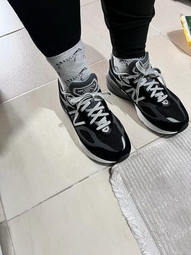 Customer photo review of New Balance 990v6 Black Junior GC990BK6