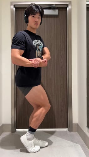 Customer photo review of THROB ROSS FITTED T-SHIRT