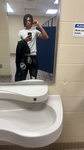 Customer photo review of VISIONZ SWEATS