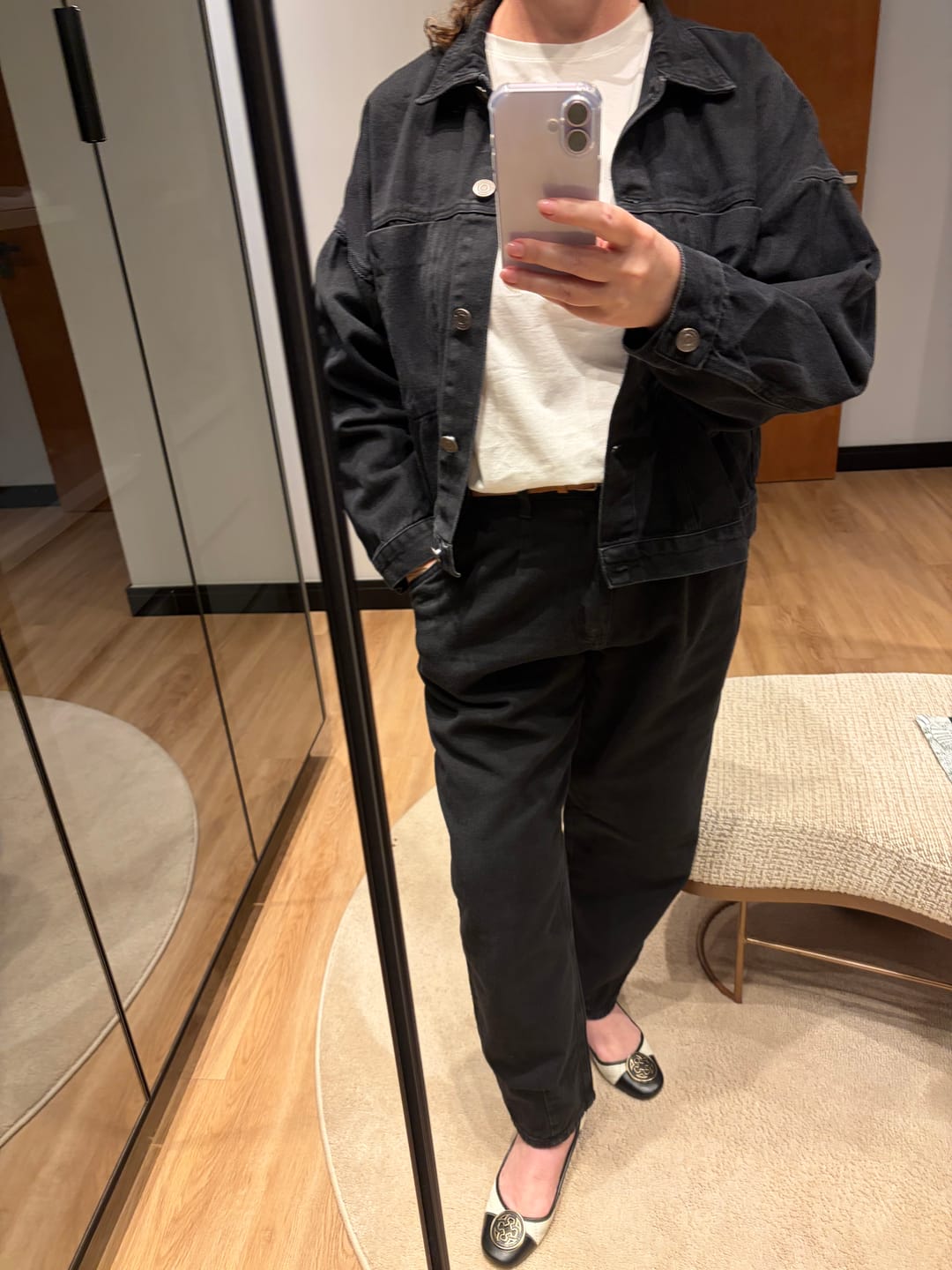 Customer photo review of Jaqueta Jeans Oversized Andiroba Preta