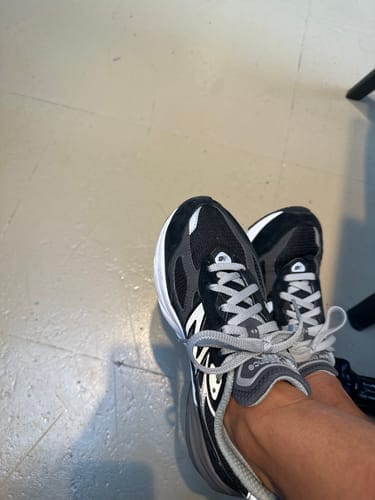 Customer photo review of New Balance 990v6 Black Junior GC990BK6