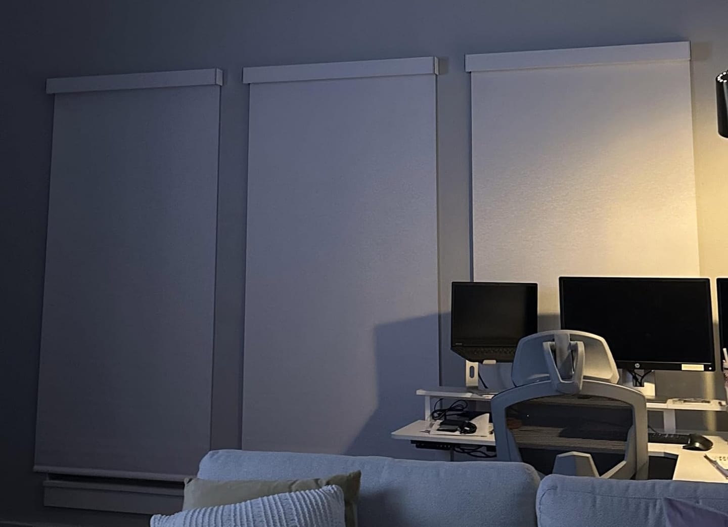 Customer photo review of Bringnox Motorized Roller Shades 100% Blackout Linen