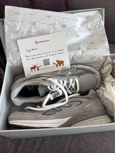 Customer photo review of New Balance Made in USA 990v4 Core Grey with Silver U990GR4