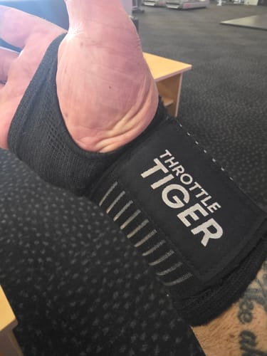 Customer photo review of Throttle Tiger Wrist Support - Ride Without Wrist Pain