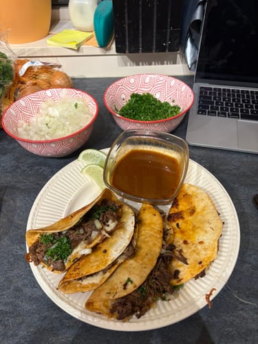 Fotorecensie van een klant over Birria Bomb