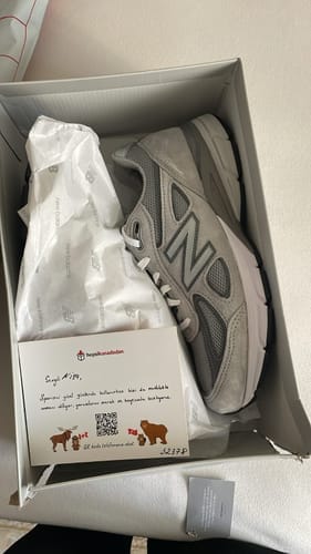 Customer photo review of New Balance Made in USA 990v4 Core Grey with Silver U990GR4