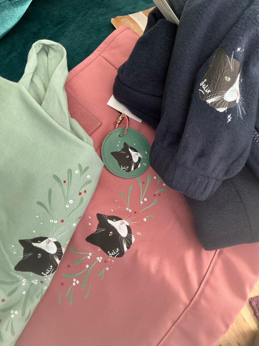 Customer photo review of Bundle of 4 custom Illustrated pet portraits
