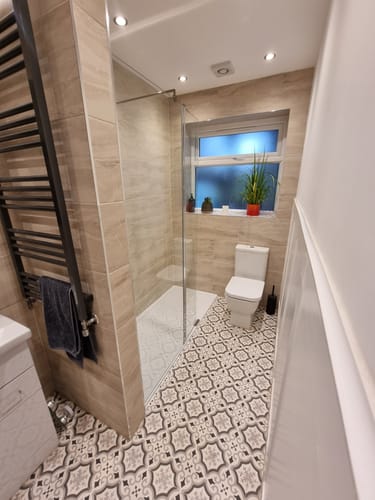 Customer photo review of ShowerWorX 700mm Wet Room 8mm Screen & Support Bar