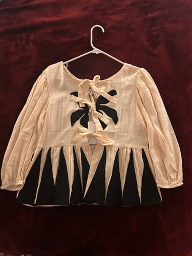 Customer photo review of AMIRA TOP | BLACK APPLIQUE X CREAM