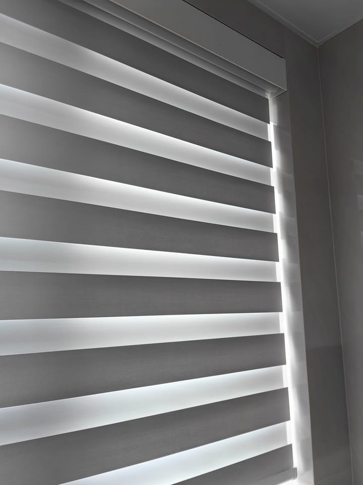 Customer photo review of Bringnox Motorized Zebra Roller Blinds 100% Blackout