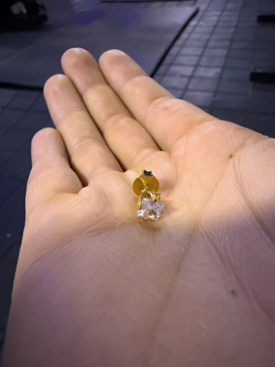 Customer photo review of Topos Circón en Oro laminado 18k