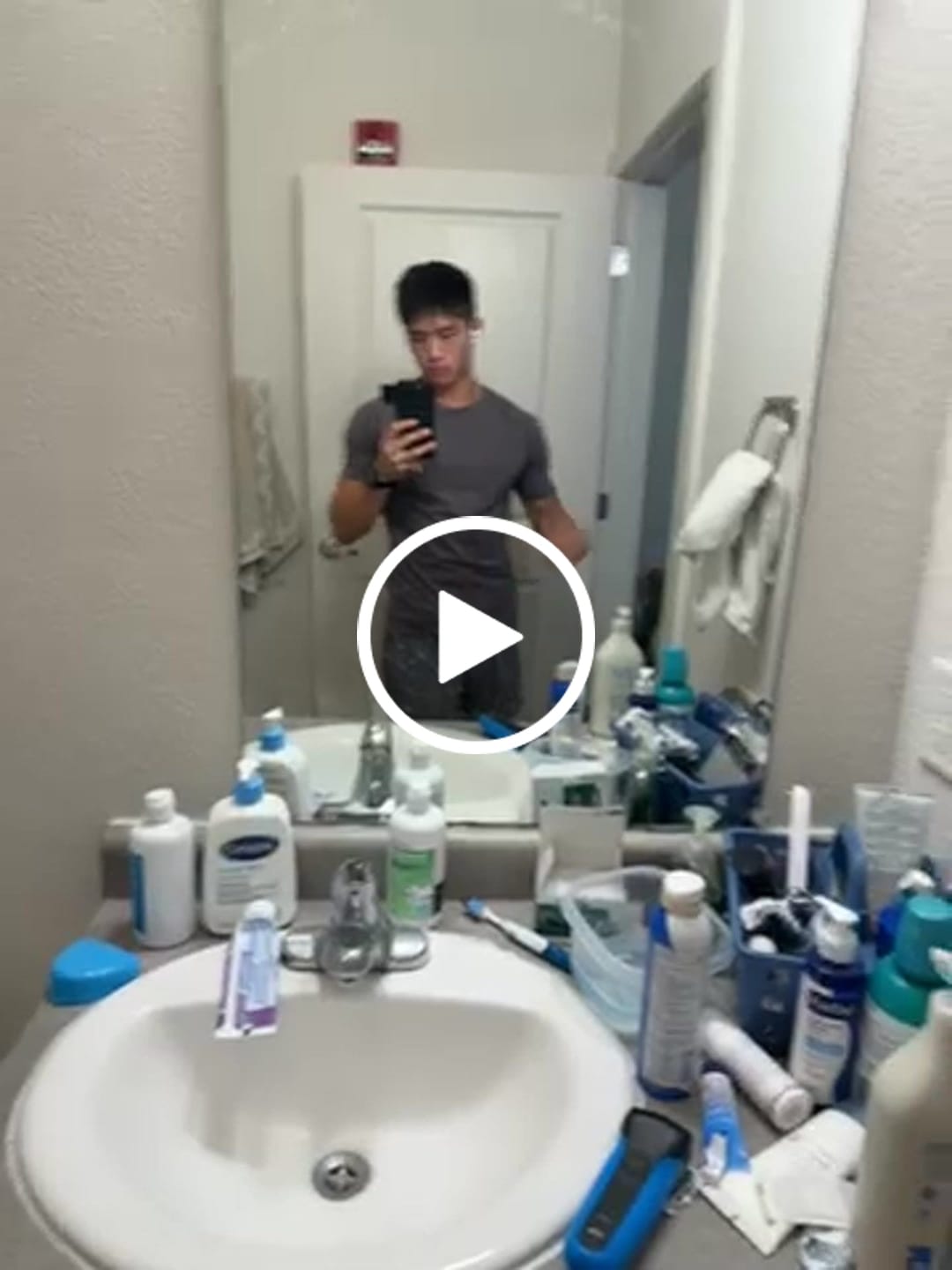 Customer video review of Original Fitted Performance Tee