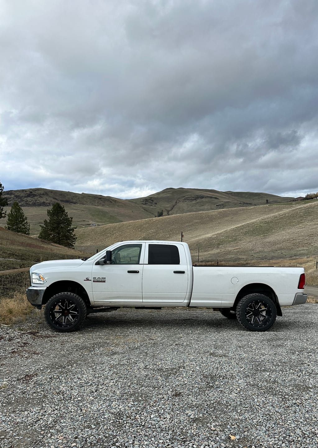 Customer photo review of 2014-2024 Dodge Ram 2500 / 3500 4x4 Leveling Spacer