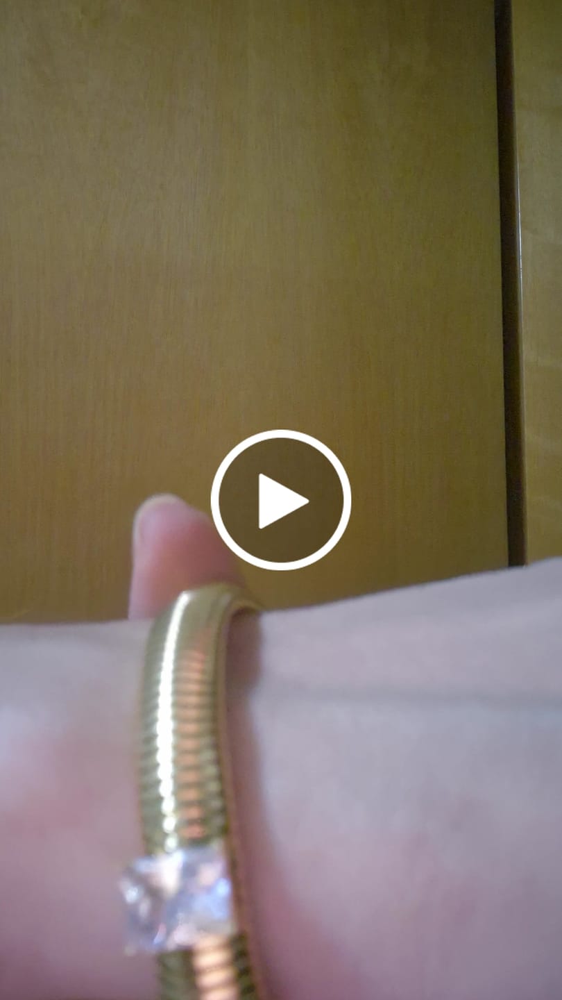 Customer video review of Bracelete Capri Banhado em Ouro 18k