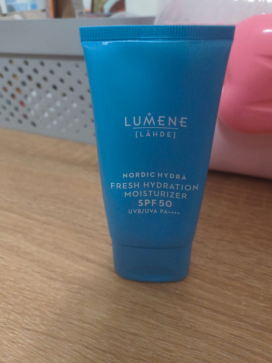 Customer photo review of Интензивно хидратиращ флуид с висока слънцезащита SPF50 Lumene NORDIC HYDRA Lahde