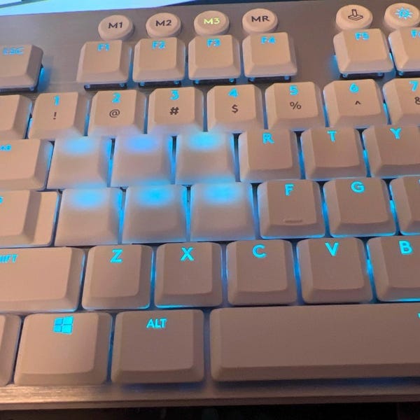 Customer photo review of Logitech G915 Keycap Set for WASD