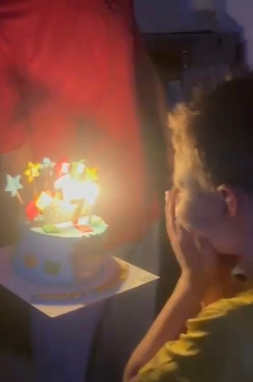 Customer photo review of Roblox Blocks Cake