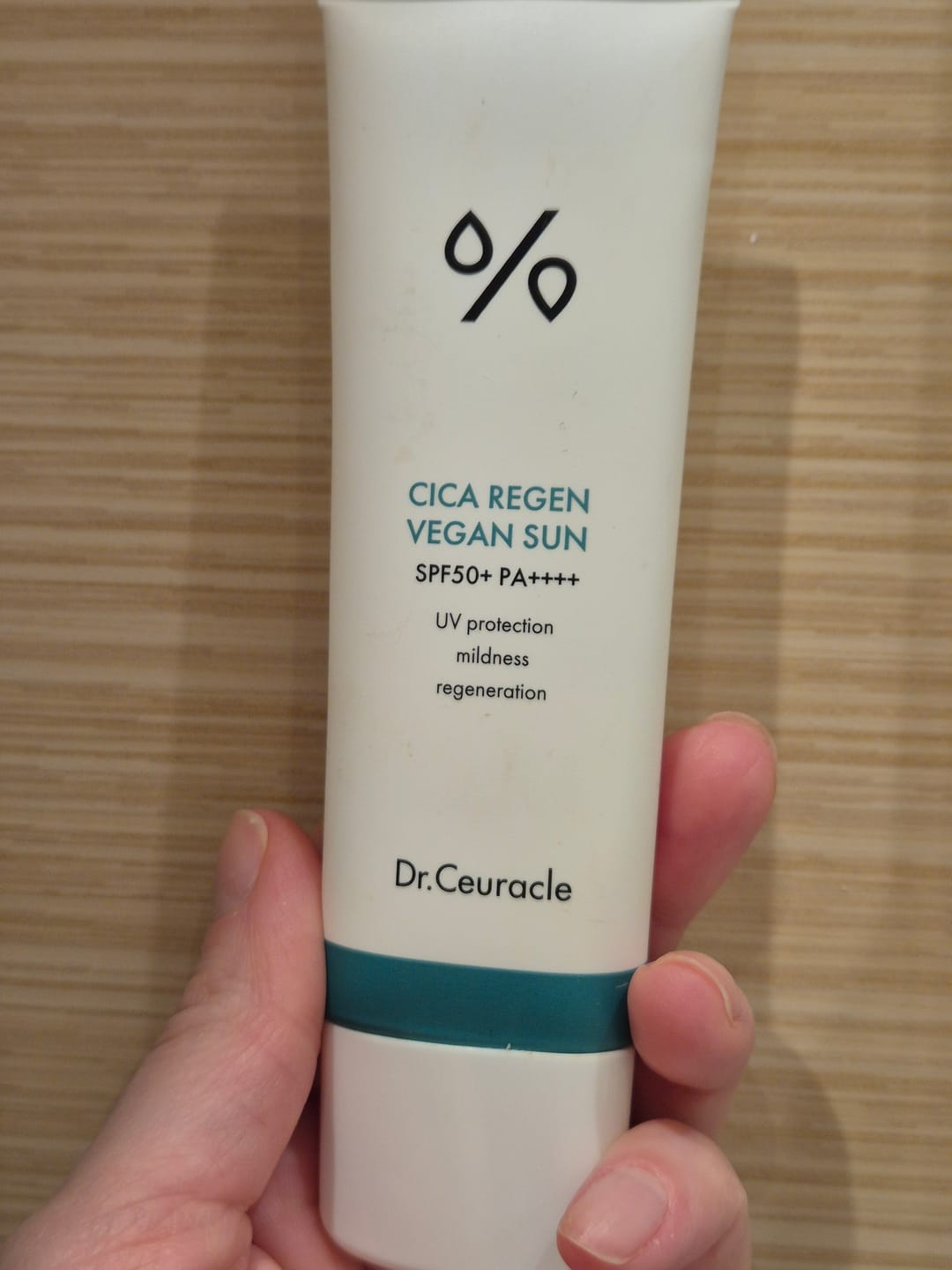 Customer photo review of Vegānisks saules aizsargkrēms ar Āzijas centellu Dr.Ceuracle Cica Regen Vegan Sun SPF 50+ PA++++