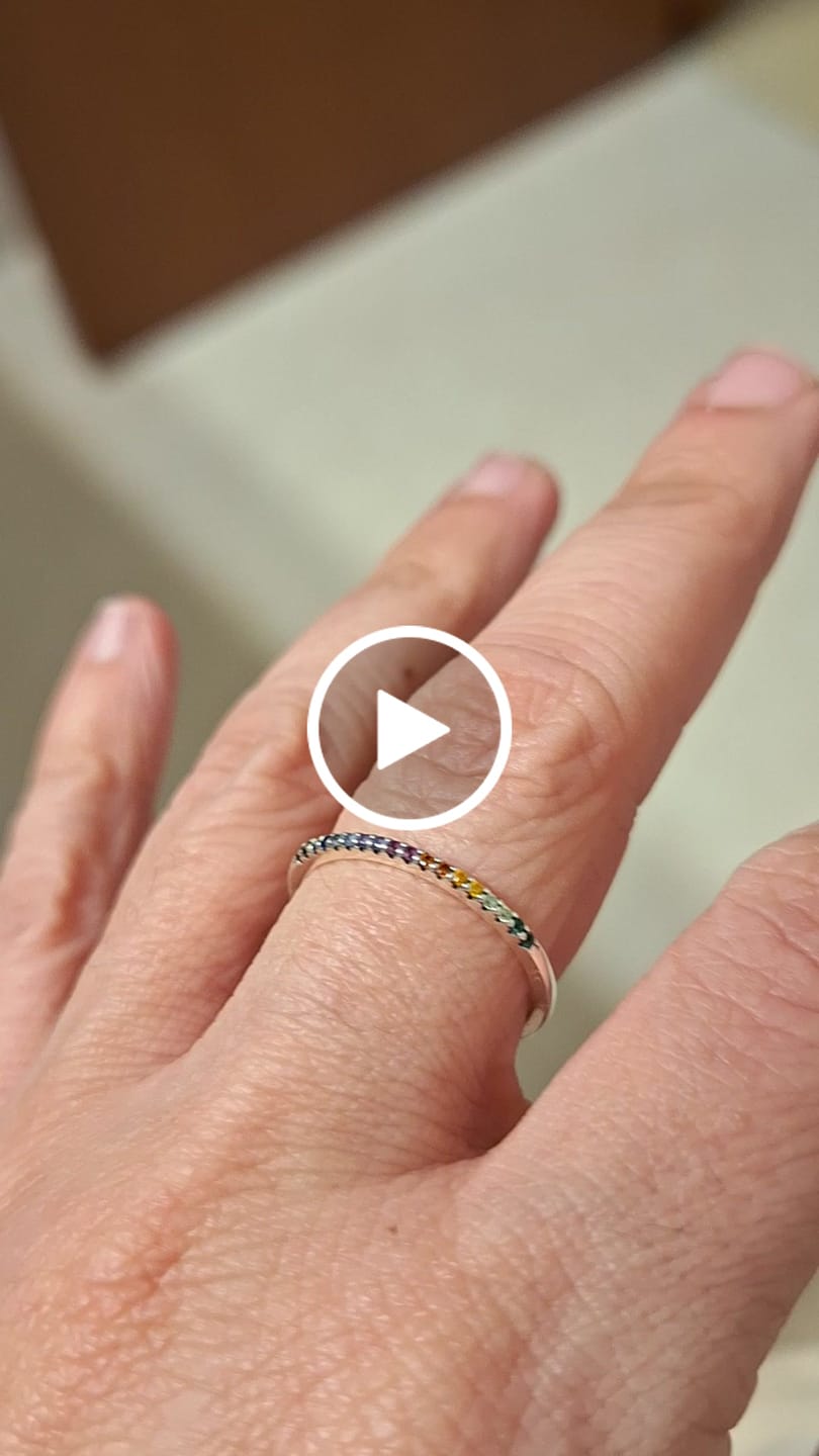 Customer video review of Anillo Rainbow