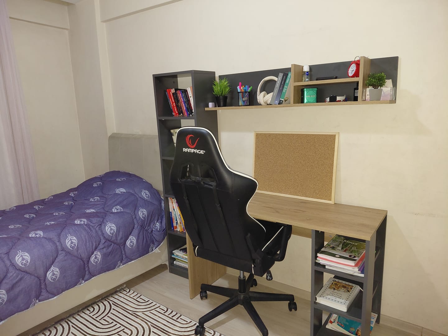 Customer photo review of Rani HA125 Kitaplıklı Raflı Çalışma Ofis Bilgisayar Masası Antrasit - Sepet Ceviz