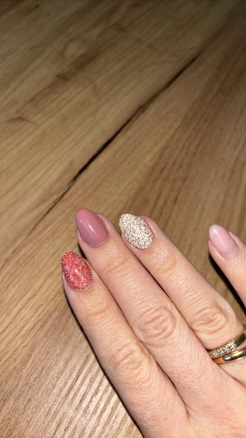 Customer photo review of Studios Didier Gel Polish, Tell it, HEMA och TPO-fri,8ml