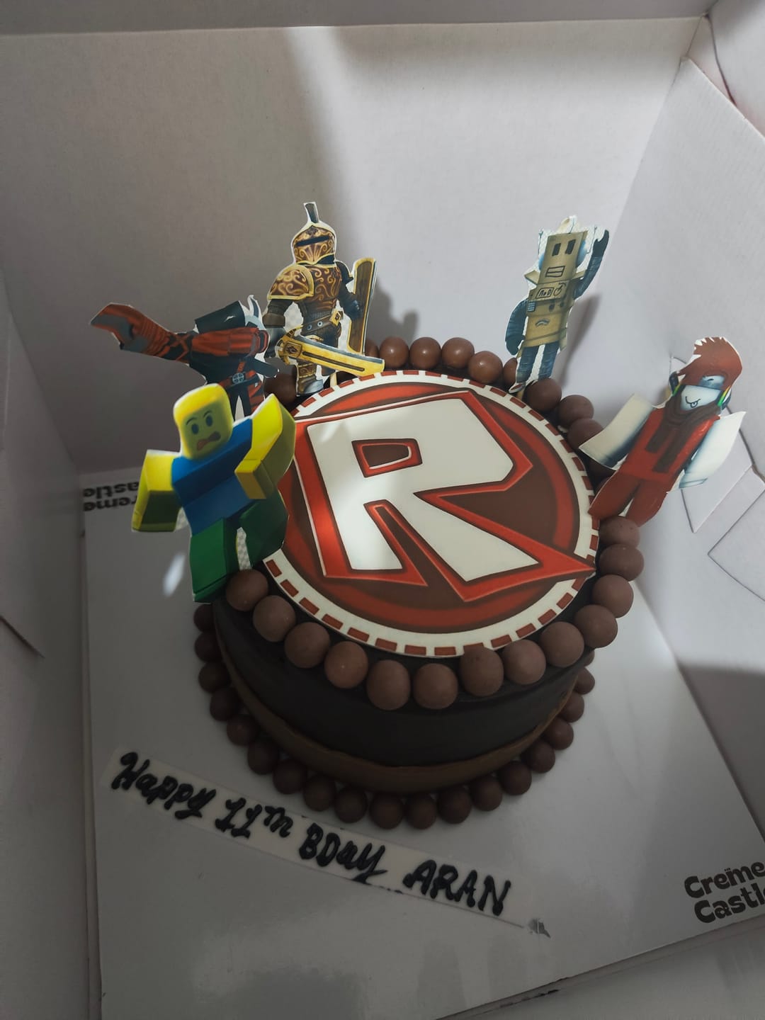 Customer photo review of ROBLOX Cake
