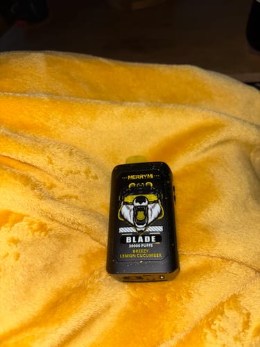Customer photo review of Merry-Mi - Blade 30K - Puff Jetable / Vape Disposable - 5% nicotine