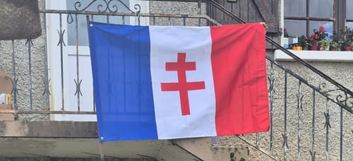 Jean G. review of Drapeau - France Libre (Croix de Lorraine) image 1 out of 1