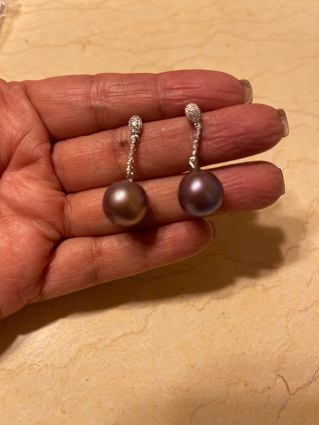 Customer photo review of Akoya Oyster - Edison Pearl 8+mm