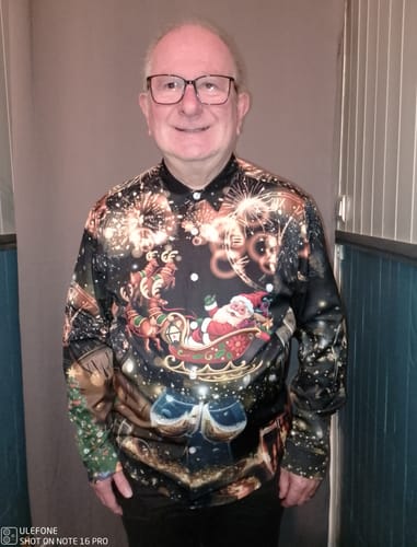 Customer photo review of Chemise à manches longues pour homme avec imprimé Père Noël pour Noël et Nouvel An