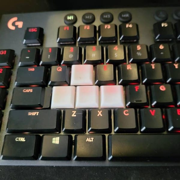 Customer photo review of Logitech G915 Keycap Set for WASD