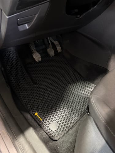 Customer photo review of Dywaniki samochodowe na zamówienie - Przód i tył