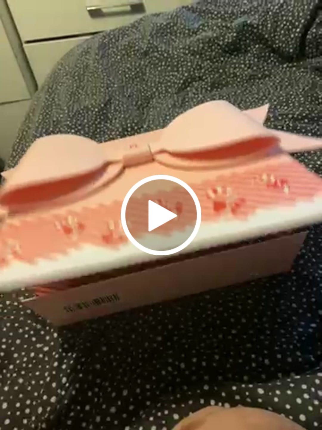 Kundenvideobewertung der P.Louise Weihnachtsgeschenkbox