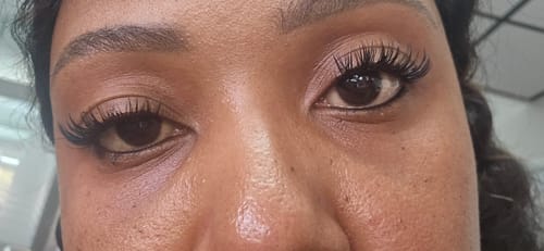 Customer photo review of Flora Lash Kit