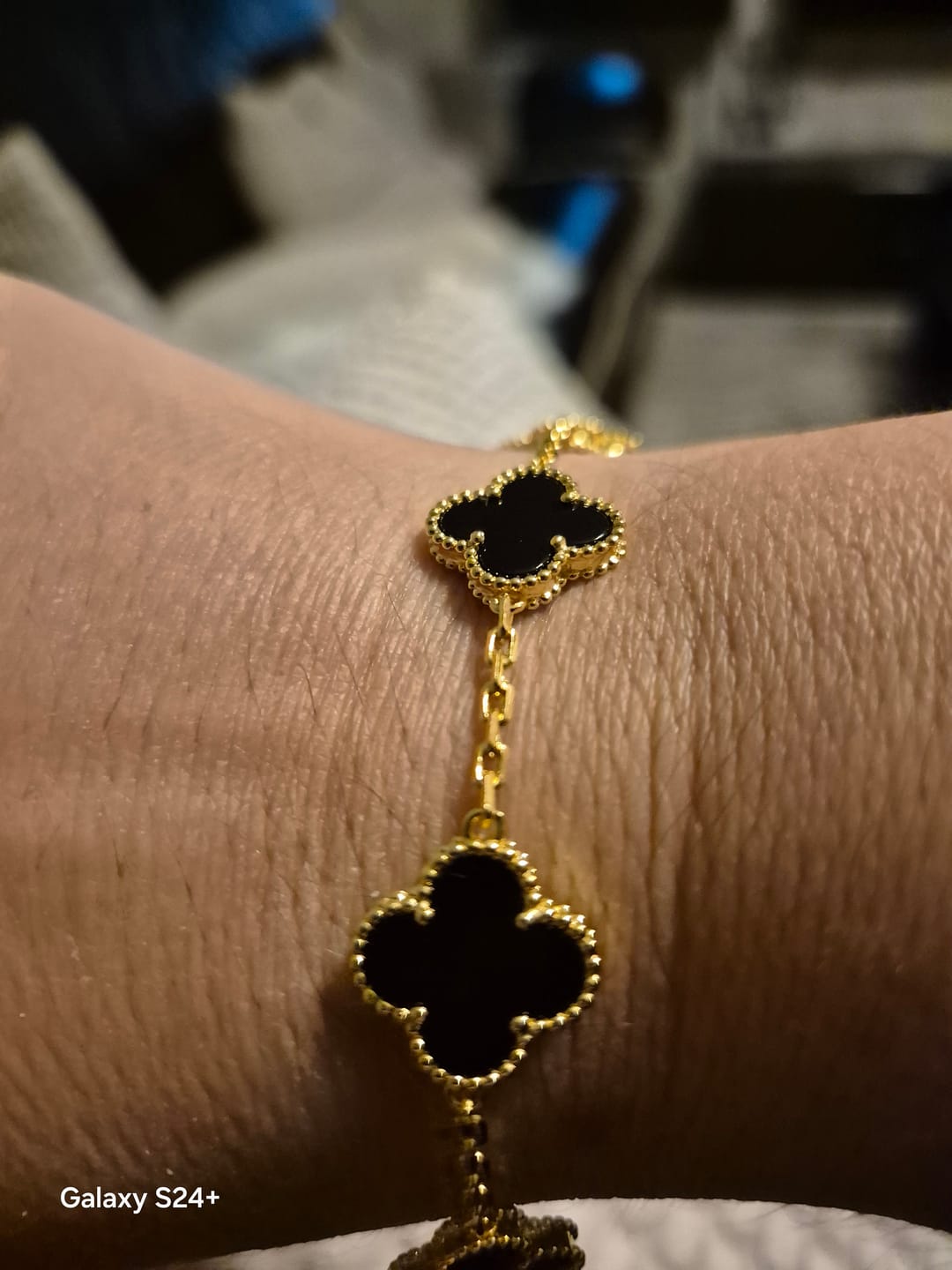 Customer photo review of Four clover Armband