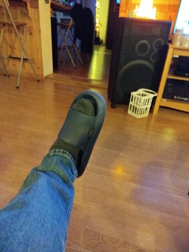 Customer photo review of HappyFlops