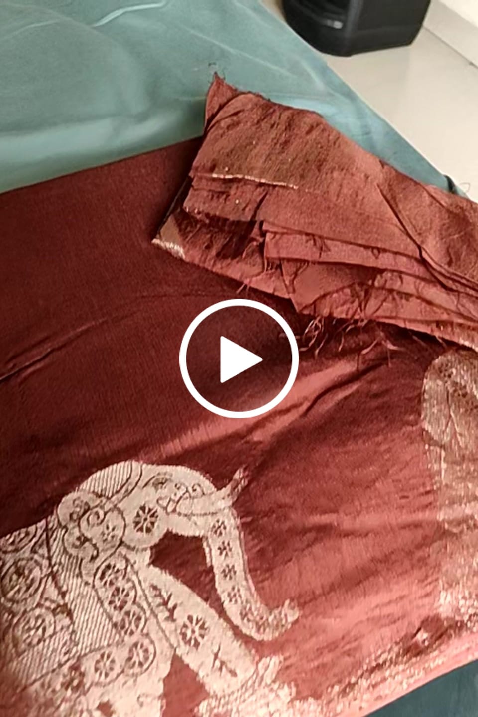 Customer video review of Radiant Morning Viscose Jute khadi Saree