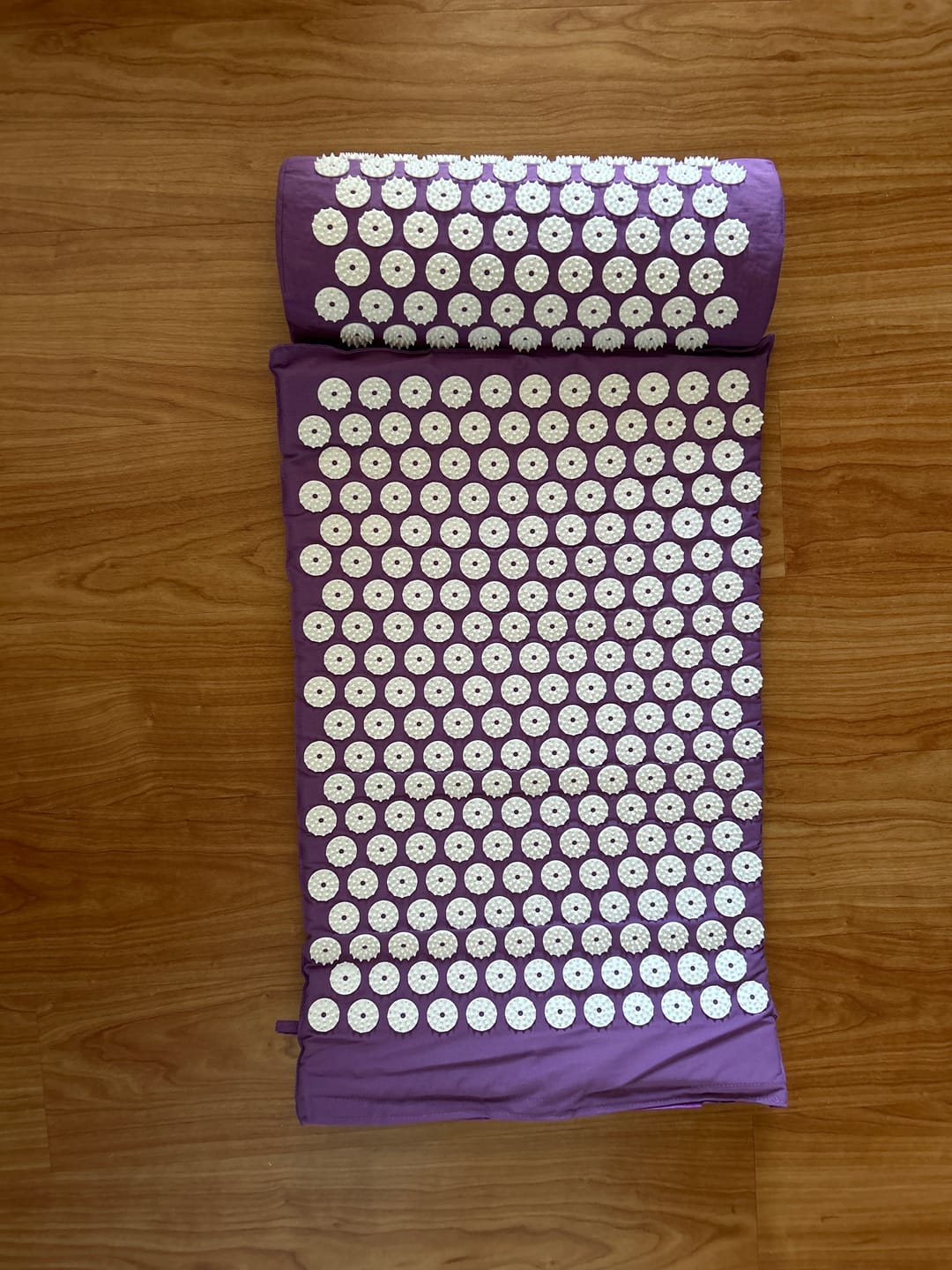 Customer photo review of Akupressurmatte / Ganzkörpermassage gegen Verspannungen & Schmerzen / 7911 Massagepunkte / Inkl. Kopfmatte & Tragetasche