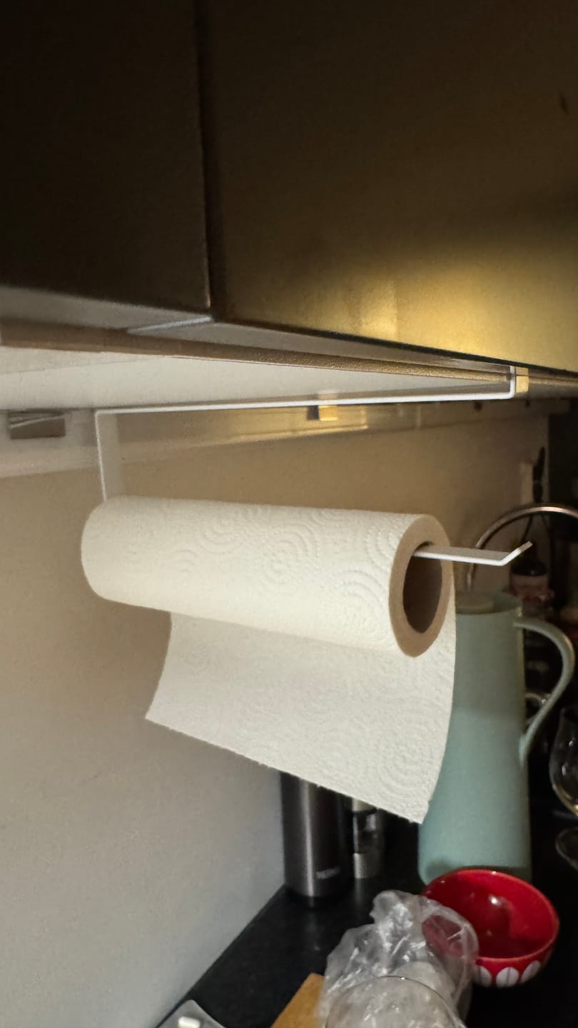 Customer photo review of Tørkerullholder til skap