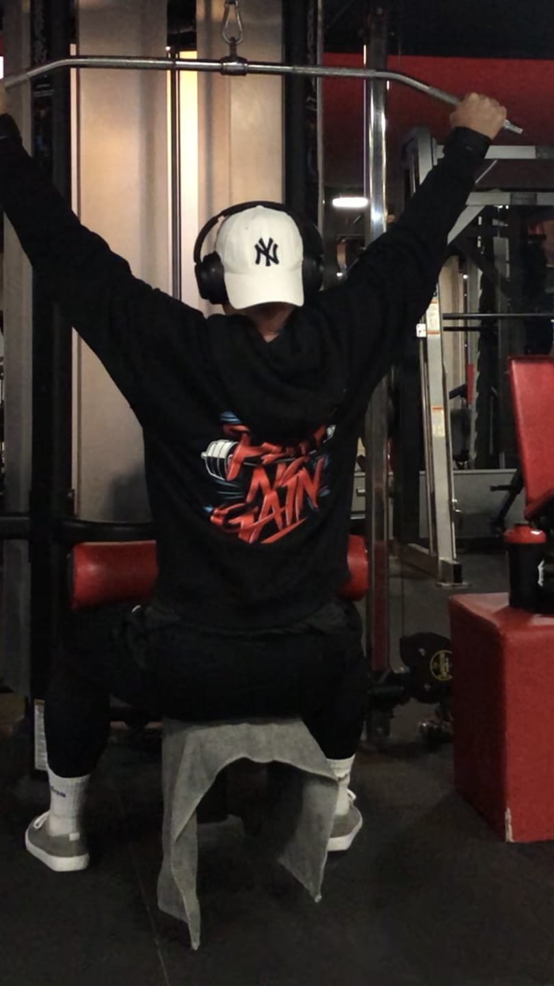 Customer photo review of NO PAIN NO GAIN Unisex Oversized Zip-Hoodie (Backprint)