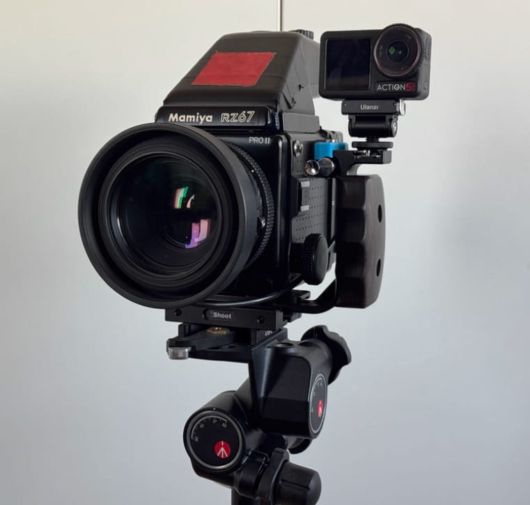 Customer photo review of Ergonomic Wood Grip for Mamiya RZ/RB, Hasselblad 203/205 & Contax 645 (Arca-Swiss L-Plate)
