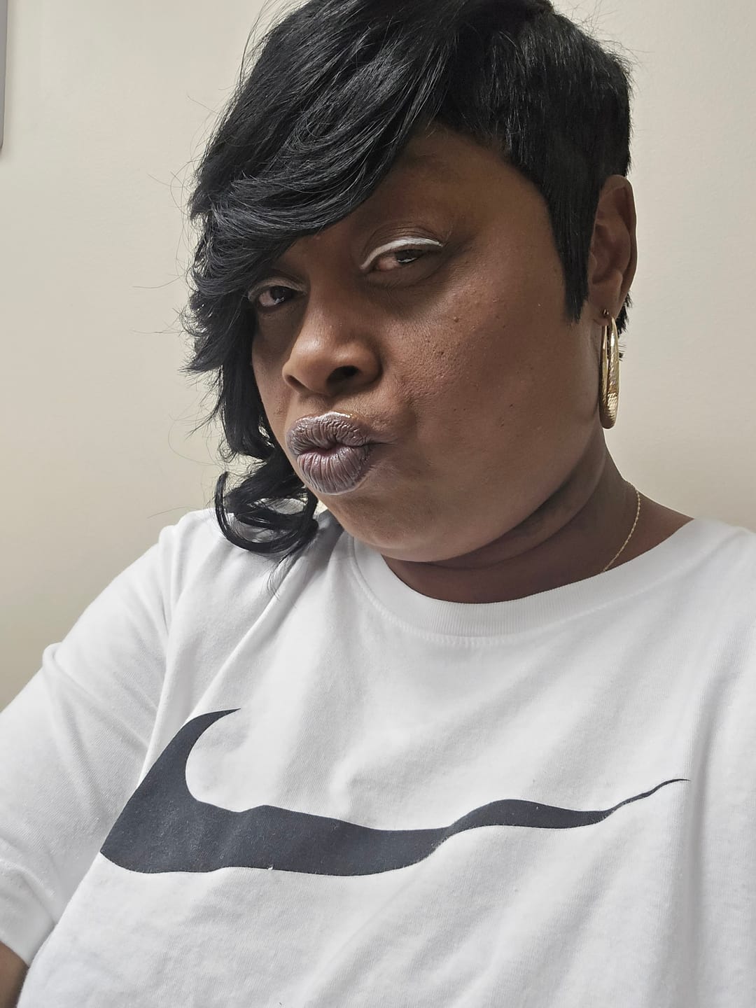 Customer photo review of Outre Velvet 100% Remi Human Hair Weave TARA123 - 27 Pcs (Closure Included)