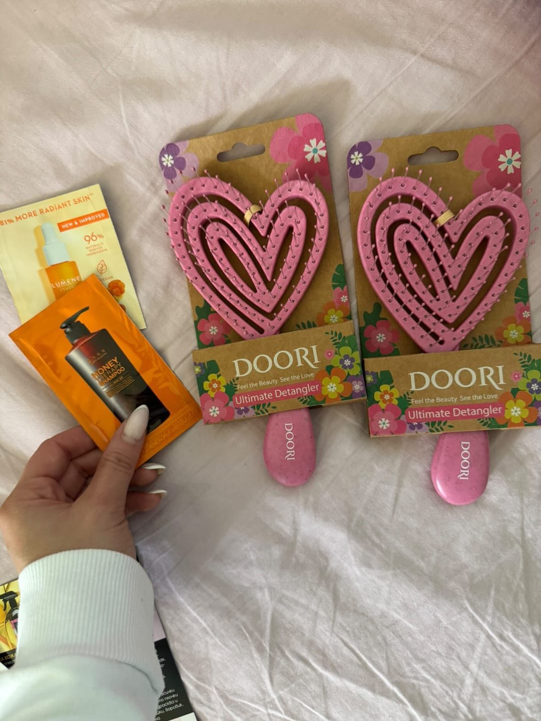 Customer photo review of Четка за коса "Споделено сърце" Doori Cosmetics