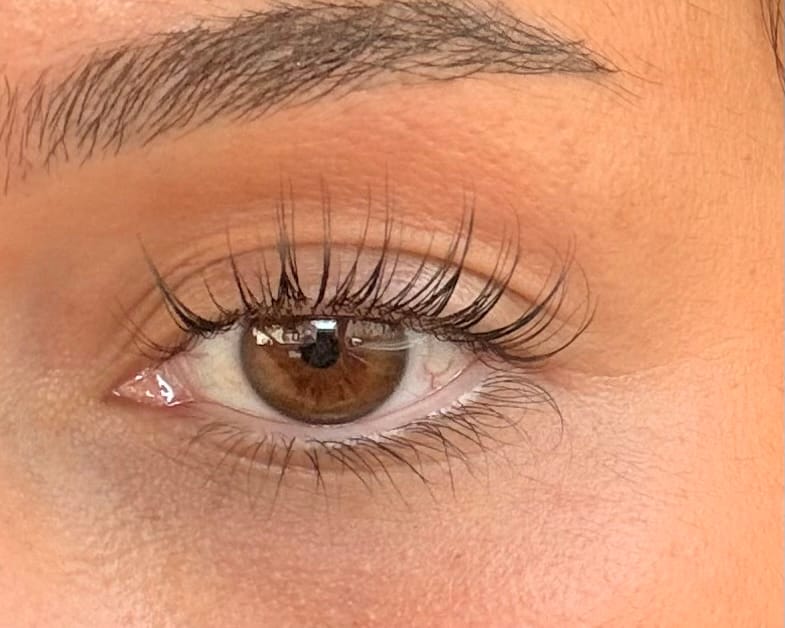 Customer photo review of Sérum pour croissance de cils - Des cils plus longs et plus épais naturellement !
