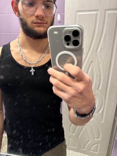 Customer photo review of Weightless Necklace
