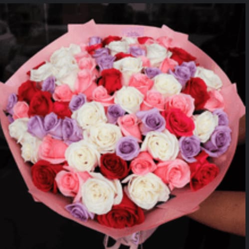 Customer photo review of Lilac Xpression Rose Bouquet
