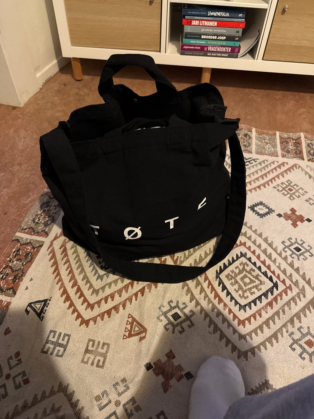 Customer photo review of Black TØTE Bag